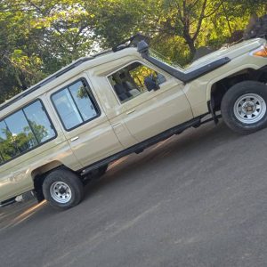 safari-vehicles4